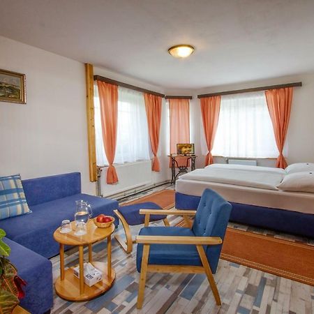 Rodinny Hotel Kaiser Десна Екстер'єр фото