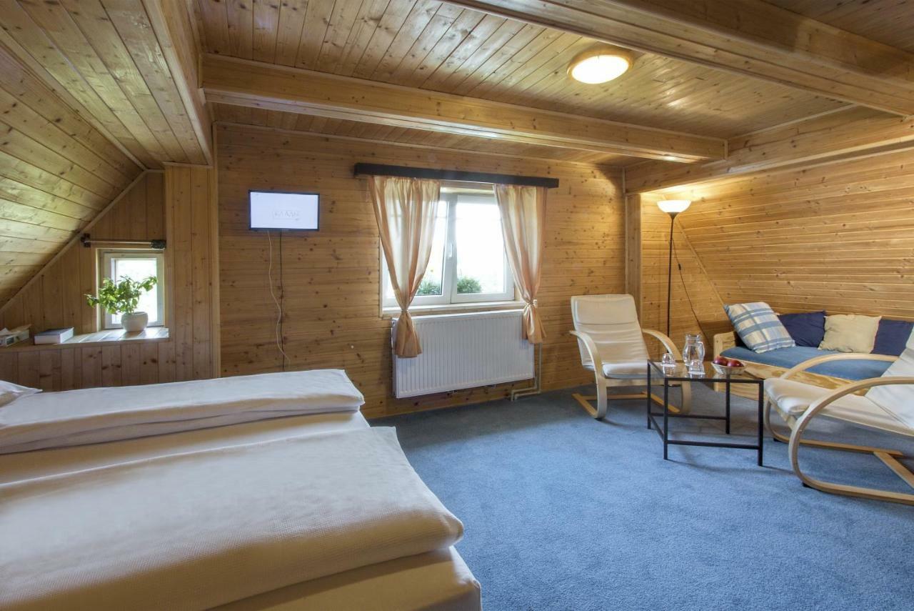 Rodinny Hotel Kaiser Десна Екстер'єр фото