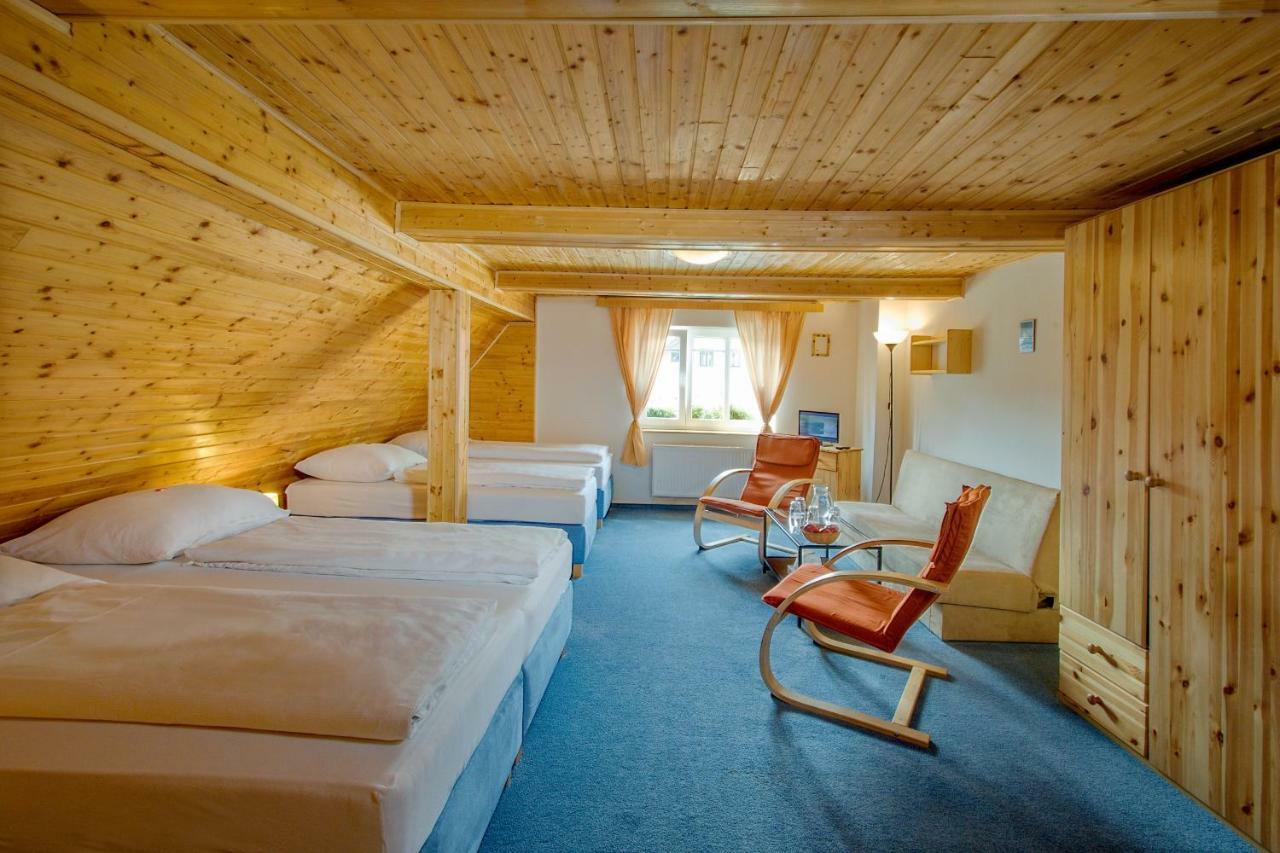 Rodinny Hotel Kaiser Десна Екстер'єр фото